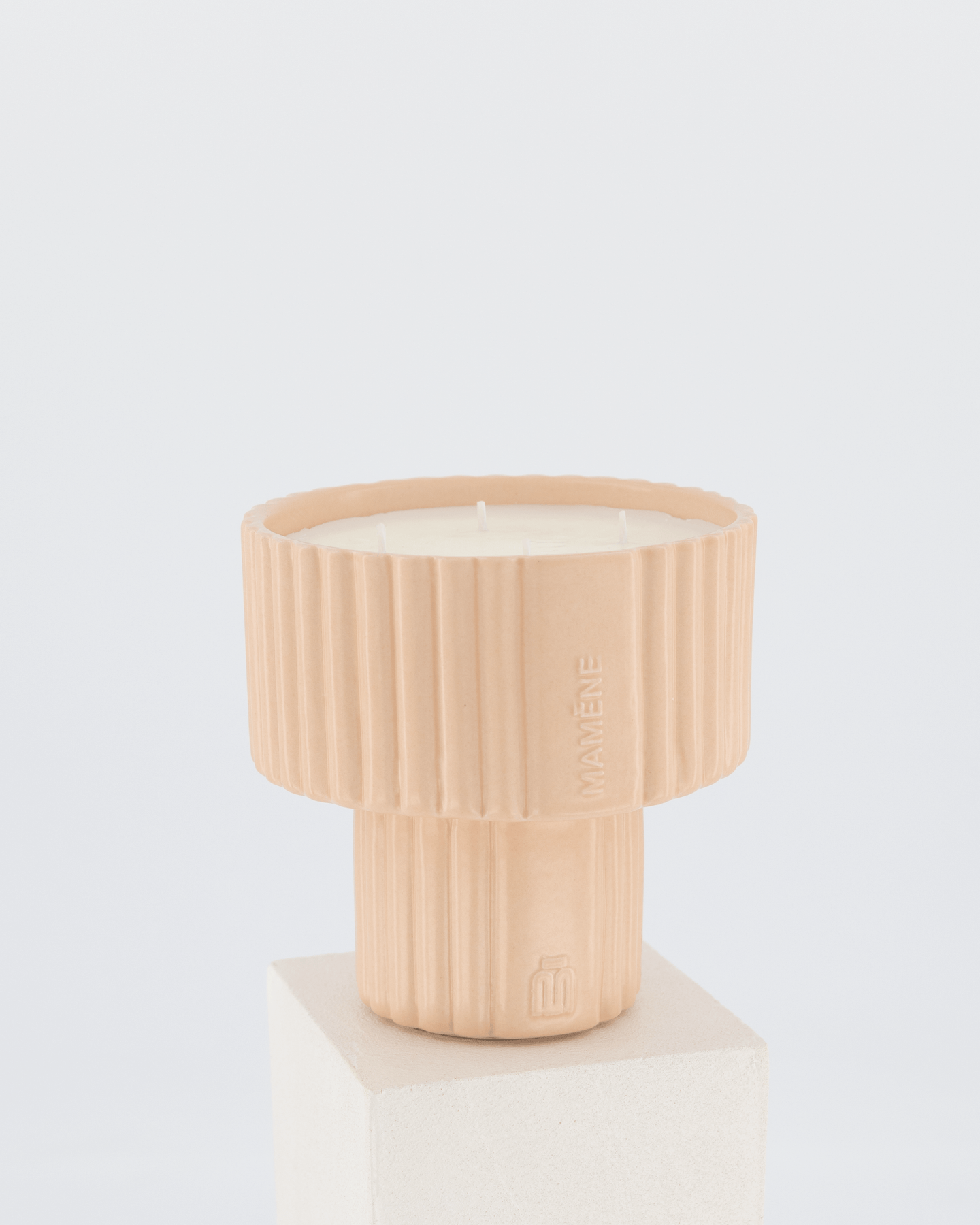 La bougie Podium Large 340g Nude Andy – Mamène Paris